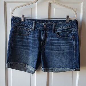 AMERICAN EAGLE OUTFITTERS AEO JEAN DENIM SHORTS SIZE 8 MIDRISE RIGID 100% COTTON